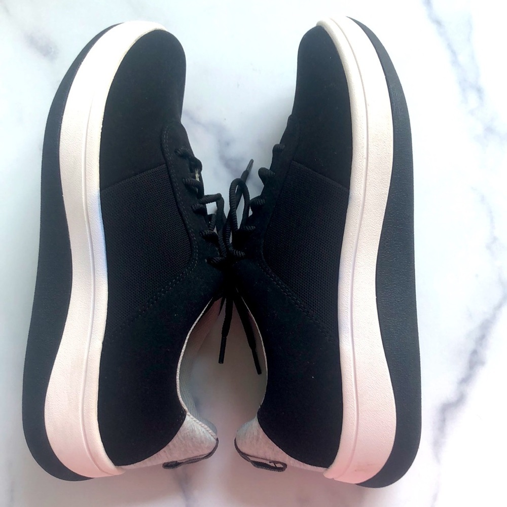 COPY - Clarks Cloudsteppers Black Snack Sneakers Size 7.5M lace up discontinued - Picture 5 of 12